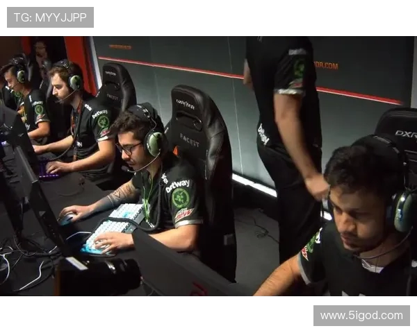 EDG在CSGO比赛中的包夹策略分析与成败得失探讨