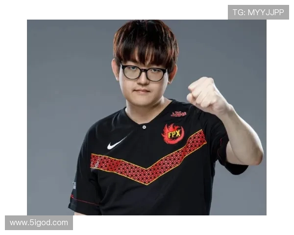 FPX战队在青年赛中以77分稳居积分榜首位，展现强劲实力