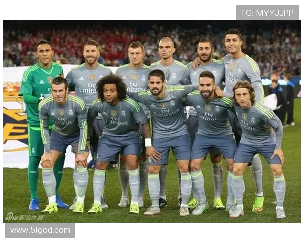 TES战术解析：冠军杯赛场上的策略与执行表现全景评析