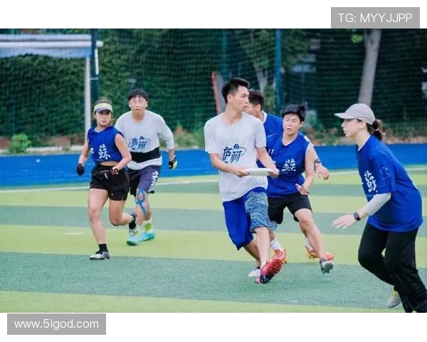 上海飞盘队在极限运动会中的默契配合与精彩表现分析