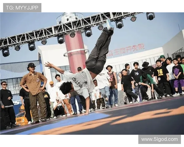 全国街舞大赛点评：武汉滑板队在舞台上的意识与表现分析