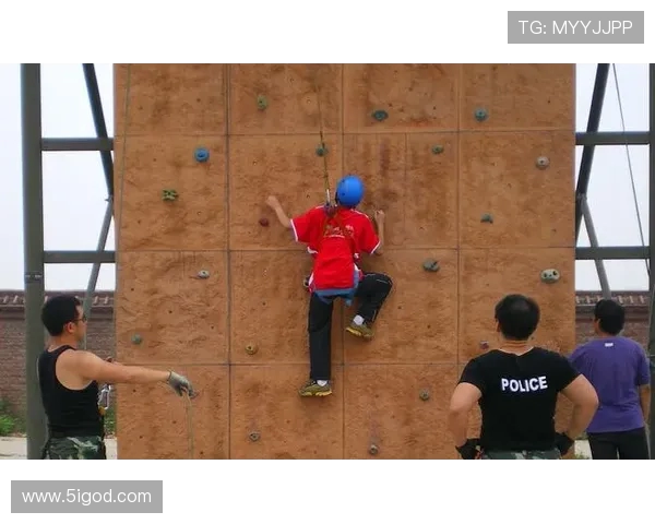 南京攀岩队如何通过战术创新实现进攻模式的全面升级与突破