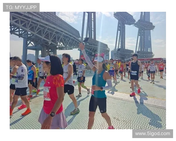 广州飞盘队在城市马拉松积分榜中以54分稳居第一名引发关注 广州飞盘队在城市马拉松积分榜中以54分稳居第一名引发关注