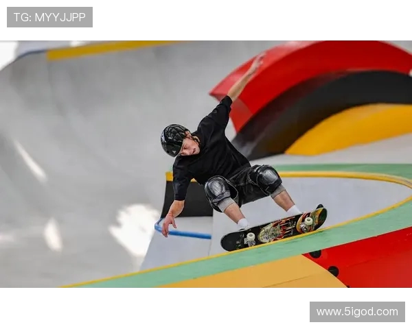 武汉滑板队在攀岩联赛中以70分稳居积分榜首位