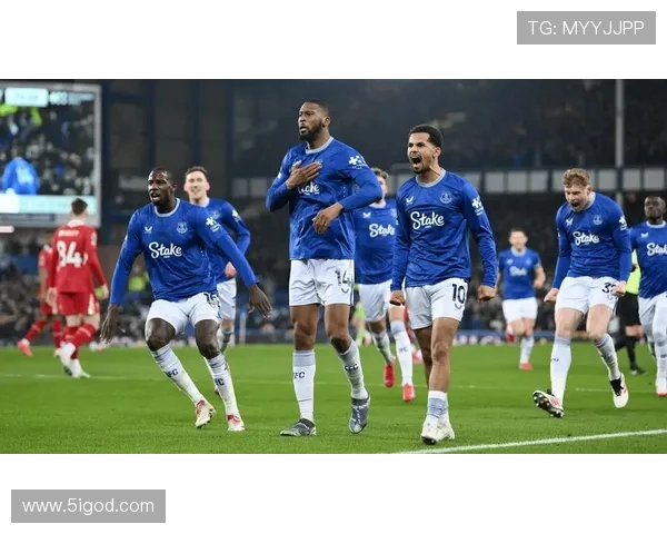 埃弗顿与曼城比赛改期最新消息及影响分析