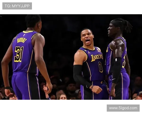 火箭队与掘金队激战正酣2月10日精彩对决值得期待