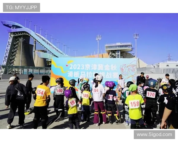 南京城市马拉松评析滑板队耐力表现与赛事精彩瞬间 南京城市马拉松评析滑板队耐力表现与赛事精彩瞬间